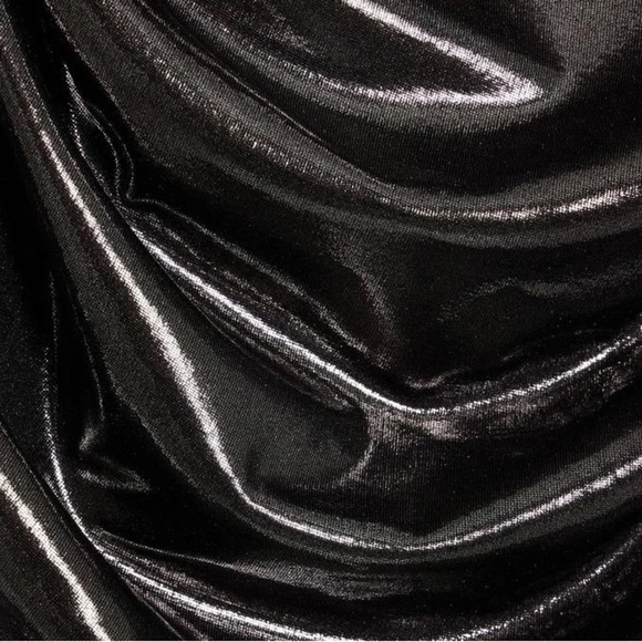 NORMA KAMALI
Walter off-the-shoulder ruched stretch-lamé dress Small - Picture 3 of 6